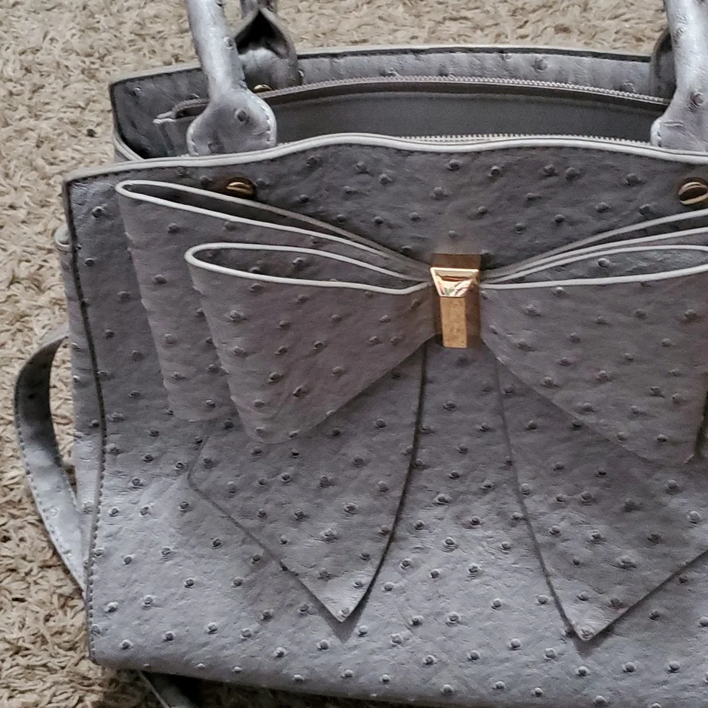 Gray Crossbody Bow Bag Betsey Johnson style - Picture 2 of 4